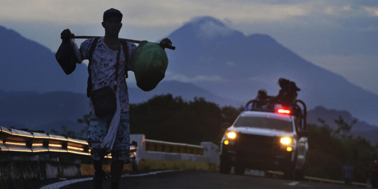 Interpol y ONU lanzan proyecto para combatir tráfico de migrantes en América