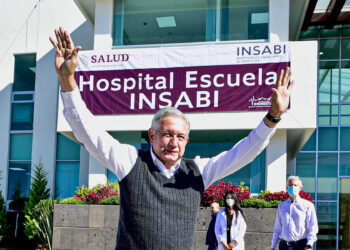 Desmantelamiento del sector salud deja desamparados a más de 30 millones de mexicanos