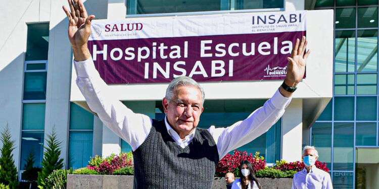 Desmantelamiento del sector salud deja desamparados a más de 30 millones de mexicanos