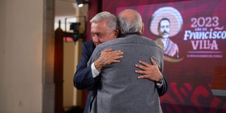 López Obrador acusa que sufre violencia política de género