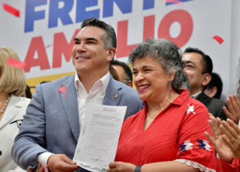 PRI admite que encuestas no favorecen a Beatriz Paredes; preparan decisión