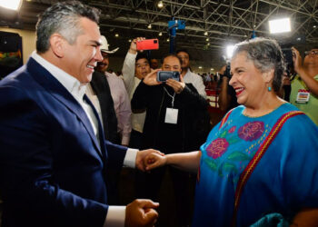 PRI prepara “puñalada” contra Paredes