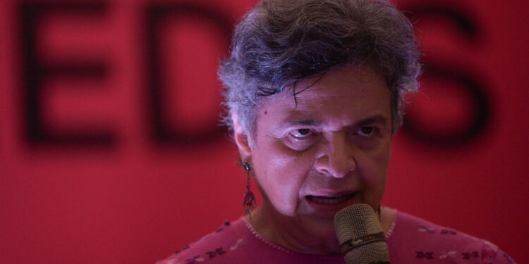 Beatriz Paredes se resiste a declinar por Xóchitl