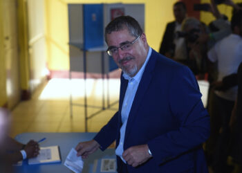 Bernardo Arévalo es electo como presidente de Guatemala