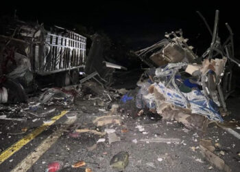 Choque de autobús que transportaba migrantes deja 16 muertos