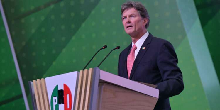 Enrique de la Madrid queda fuera de proceso del Frente Amplio por México