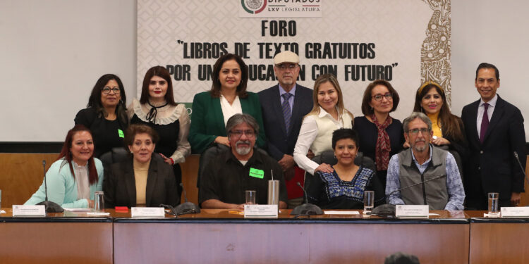 Nuevos libros de texto olvidan avances educativos, alertan especialistas