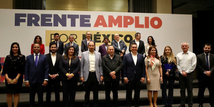 Cierra “Va por México”, entre polémica, su primera etapa hacia las presidenciales