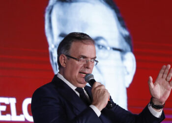 Acusación de Ebrard contra Sheinbaum divide a Morena