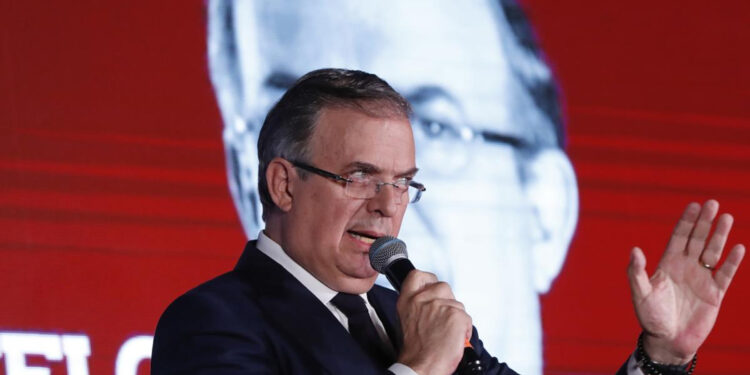 Acusación de Ebrard contra Sheinbaum divide a Morena