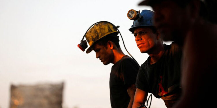 Mineros piden a AMLO condiciones legales y laborales seguras
