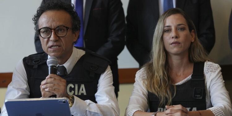 Designan a periodista para sustituir a candidato presidencial asesinado en Ecuador