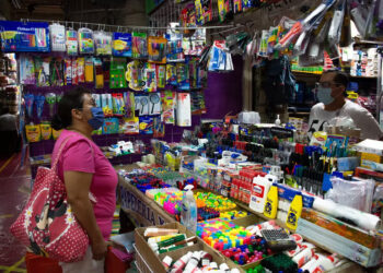 Incremento a útiles escolares golpea la economía familiar