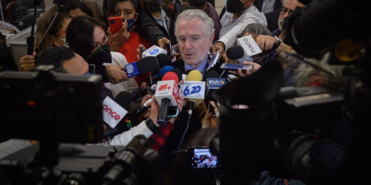 Santiago Creel se baja de proceso por candidatura del FAM: declina por Xóchilt