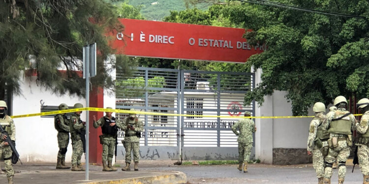 Hallan dos granadas sin explotar frente a sede del PRI en Chilpancingo