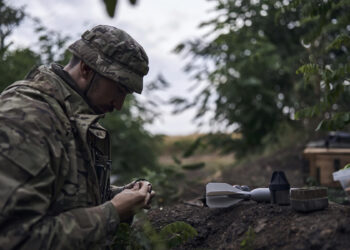 Presidente de Ucrania remplazará a su ministro de Defensa esta semana