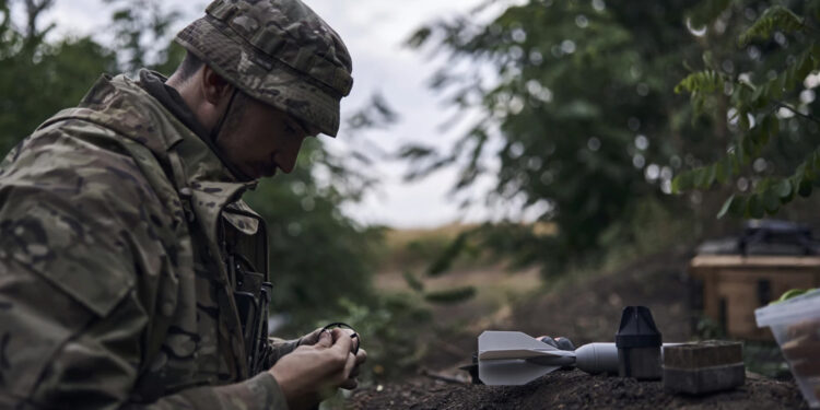 Presidente de Ucrania remplazará a su ministro de Defensa esta semana