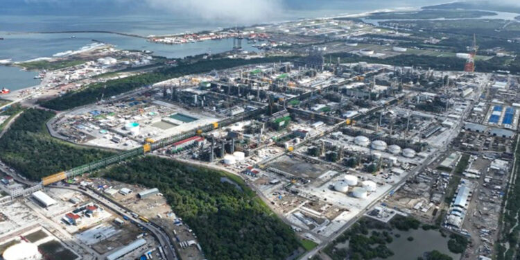Arranca este viernes producción en refinería de Dos Bocas, asegura AMLO