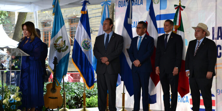 En México, conmemoran países centroamericanos 202 aniversario de independencia