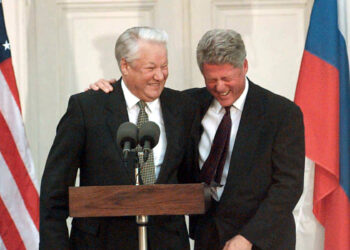 Cómo Estados Unidos inició la Nueva Guerra Fría en la década de los noventa