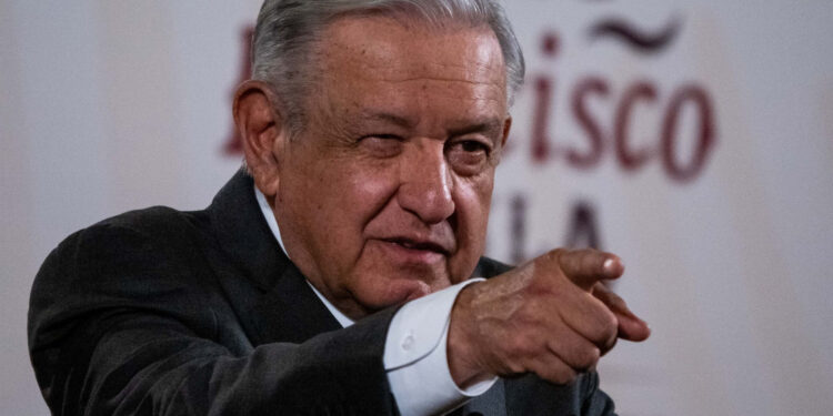 El Quinto Informe de AMLO: mentiras, datos falsos y ataques al Poder Judicial