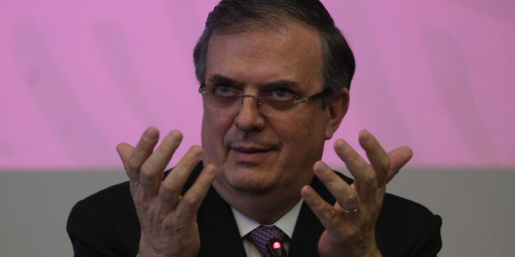 Marcelo Ebrard divide a Morena