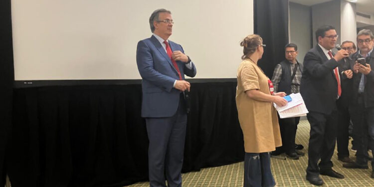 Marcelo Ebrard pide invalidar proceso de Morena por “incidencias”