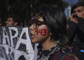 Tensiones entre Gobierno y padres marcan aniversario de caso Ayotzinapa