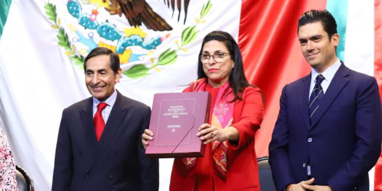 SHCP entrega Paquete Económico 2024 a la Cámara de Diputados