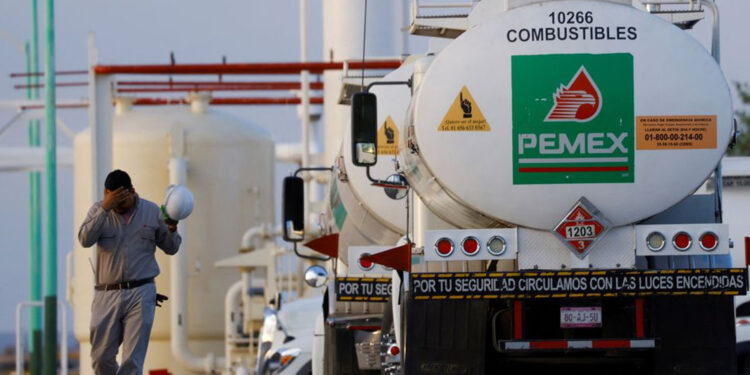 Apoyo de Gobierno a Pemex es insuficiente ante deuda de 81 mmdd: Fitch