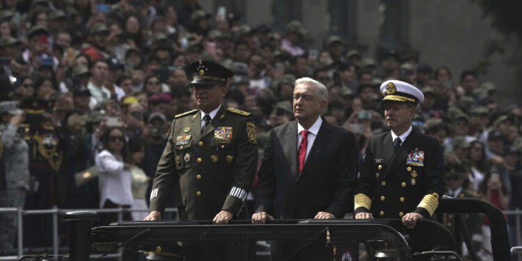 Extradición del hijo de “El Chapo” distrae atención de celebraciones por la Independencia de México