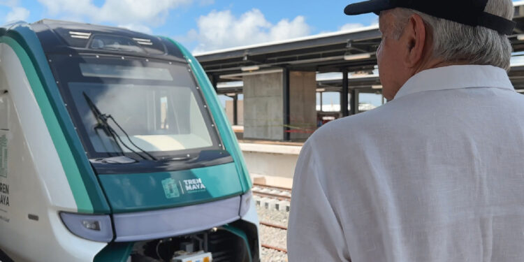 AMLO entrega administración del Tren Maya al Ejército