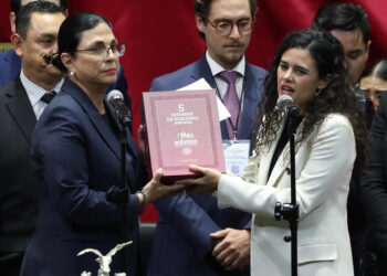 Inicia nuevo periodo legislativo del Congreso de la Unión; entregan V Informe de Gobierno de AMLO