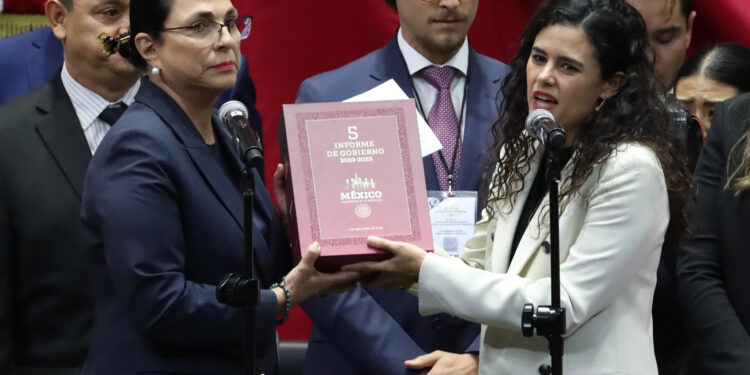 Inicia nuevo periodo legislativo del Congreso de la Unión; entregan V Informe de Gobierno de AMLO