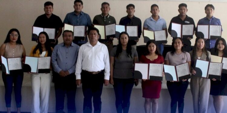 Entrega Tecnológico de Tecomatlán, Puebla, títulos profesionales