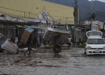 Datos oficiales informan sólo de 27 muertos por huracán Otis en Guerrero