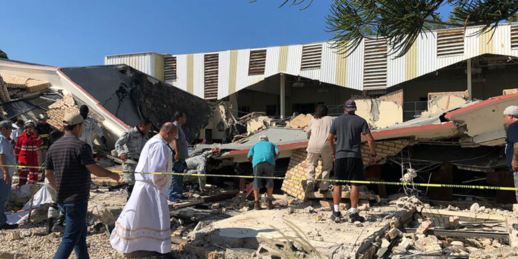 Va un total de 11 personas muertas por desplome de iglesia en Tamaulipas