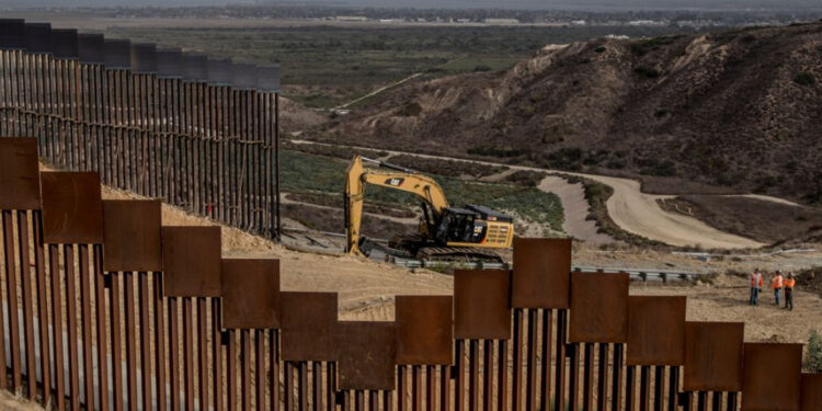 Rechazan reforzamiento de zonas del muro fronterizo con México