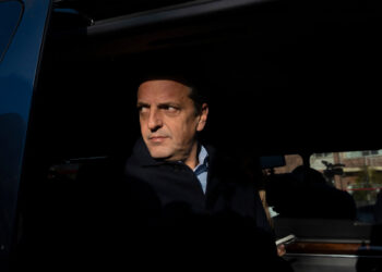 Sergio Massa y Javier Milei van a segunda vuelta para elección de presidente de Argentina