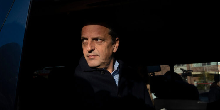 Sergio Massa y Javier Milei van a segunda vuelta para elección de presidente de Argentina