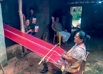 Artesanas difunden proyecto de Alianza Ciudadana en Xochistlahuaca