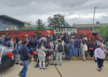 Acusan maltrato por dos docentes en Telesecundaria Margarita Morán