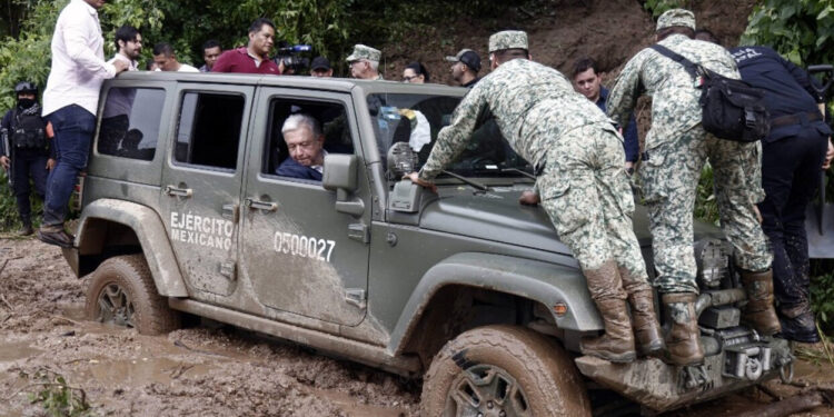 Otis y el neoliberalismo populista, dos catástrofes de distinta magnitud