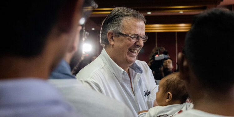 Ebrard se queda en Morena; hay “entendimiento” con Sheinbaum, dice