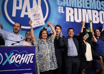 Xóchitl Gálvez formaliza ante el PAN su registro como precandidata presidencial