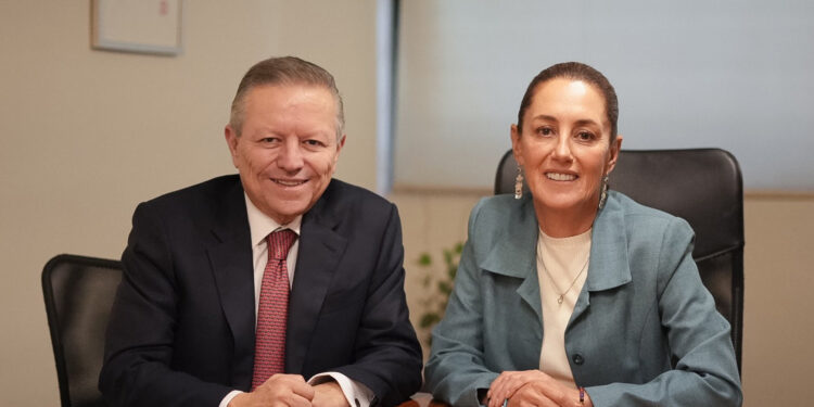 Zaldívar renuncia y aparece en foto con Sheinbaum