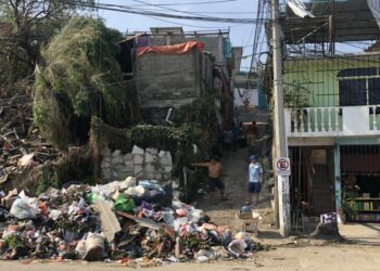 El presidente López Obrador opta por programas sociales para responder a afectaciones de Otis; relega inversión física