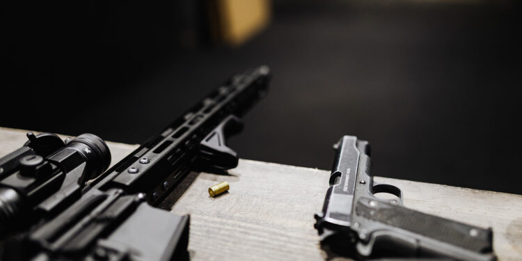 EE.UU. cierra 2023 con 650 tiroteos: hubo en promedio dos al día