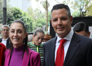 Sheinbaum integra a ex priistas y panistas a equipo de campaña