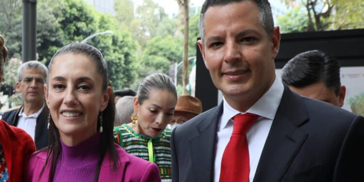 Sheinbaum integra a ex priistas y panistas a equipo de campaña